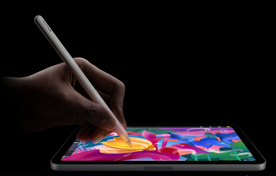 Apple Pencil Pro. Engineered for limitless creativity.