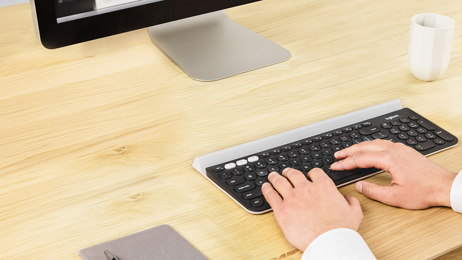 Full-size, fully-equipped quiet keyboard